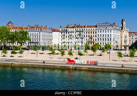 Solo segno di Lione lungo il fiume Rodano, Lione, Francia (Patrimonio Mondiale dell'UNESCO) Foto Stock