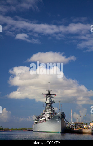 La USS Missouri corazzata vicino la USS Arizona Memorial, Pearl Harbor, Honolulu, Hawaii. Foto Stock