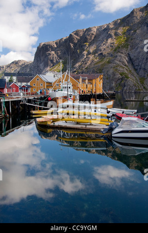 Norvegia, Nordland, arcipelago delle Lofoten, nusfjord. norvegese del più antico e meglio conservato villaggio di pescatori. Foto Stock