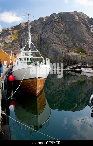 Norvegia, Nordland, arcipelago delle Lofoten, nusfjord. norvegese del più antico e meglio conservato villaggio di pescatori. Foto Stock