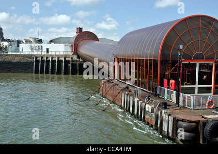 Il Woodside Ferry Terminal per il traghetto "Croce del Mersey a Birkenhead, Inghilterra. Foto Stock