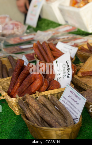 Bancarelle di cibo e bevande a Chatsworth mercatino di Natale Derbyshire Inghilterra Foto Stock