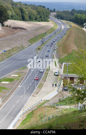 I flussi di traffico sulla carreggiata in direzione sud solo come il Tunnel Hindhead è aperta il 27 Luglio 2011 Foto Stock