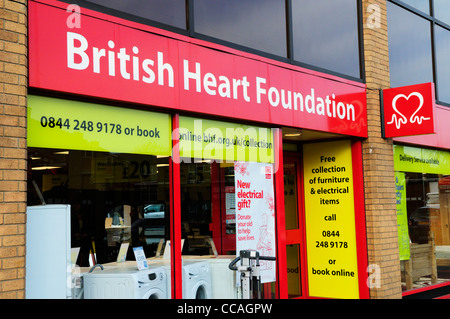 British Heart Foundation carità Shop, East Road, Cambridge, Inghilterra, Regno Unito Foto Stock