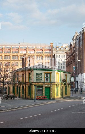 La: Peveril del picco inglese tradizionale pub della città, situato sul Great Bridgewater Street, Manchester, Regno Unito. Foto Stock