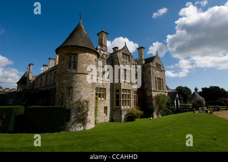 Lord Montagu's casa di famiglia al 13th ° secolo Palace House sulla Beaulieu Estate nel New Forest National Park di Hampshire in Gran Bretagna. Foto Stock