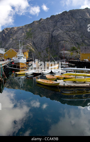 Norvegia, Nordland, arcipelago delle Lofoten, nusfjord. norvegese del più antico e meglio conservato villaggio di pescatori. Foto Stock