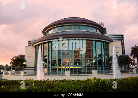 Architettura di West Palm Beach al tramonto Foto Stock