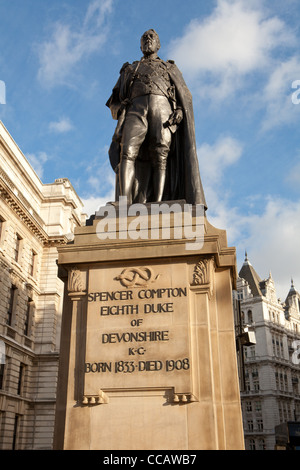 Spencer Compton Cavendish, ottavo duca di Devonshire KG, GCVO, PC, PC (IRE) (23 luglio 1833 - 24 Marzo 1908) Foto Stock