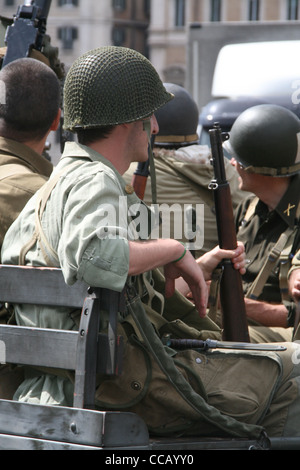 La seconda guerra mondiale la liberazione di Roma ri emanazione parade 4 giugno 1944, Roma, Italia 2011 Foto Stock