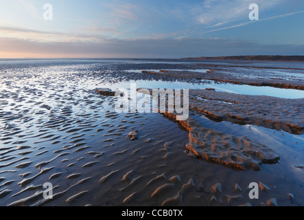 Modelli nel fango e sabbia alla baia di sabbia, Weston-super-Mare. Somerset. In Inghilterra. Regno Unito. Foto Stock