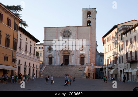 La Piazza del Popolo o a piazza del popolo. Todi, Umbria, Italia. Foto Stock