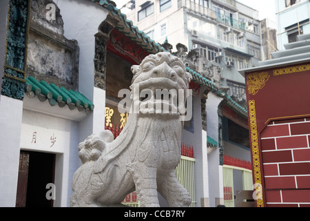 Custode shishi lion all'ingresso tempio Man Mo Sheung Wan hong kong RAS di Hong kong cina asia Foto Stock