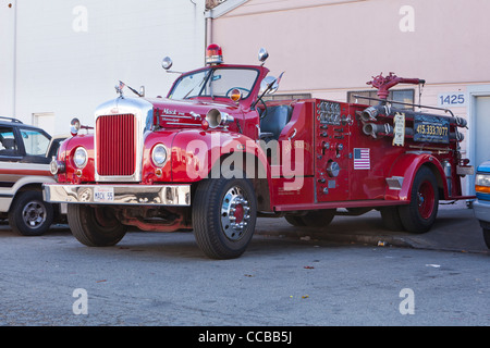 Antique Mack motore Fire Foto Stock