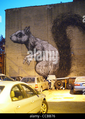 Il murale di scoiattolo da artista locale, Brooklyn, New York Foto Stock