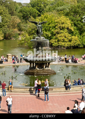 Bethesda Plaza, angelo delle acque della fontana, NYC Foto Stock