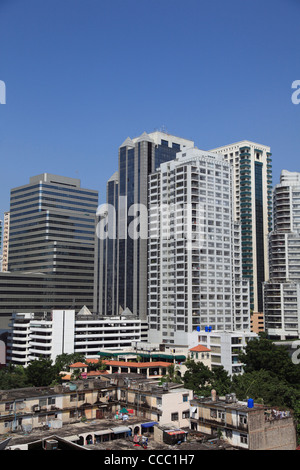 Alto edificio di appartamenti, Sukhumvit Bangkok, Thailandia, in Asia. Sukhumvit è un quartiere di lusso a Bangkok. Foto Stock