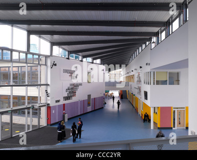 Bristol Metropolitan Academy è una delle quattro nuove scuole progettato e costruito in Bristol sotto la costruzione di scuole per il futuro Foto Stock