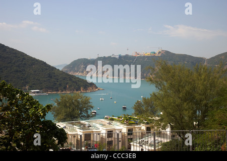 Deep Water Bay con ocean park in background come visto dal Repulse Bay Road hong kong RAS di Hong kong cina asia Foto Stock