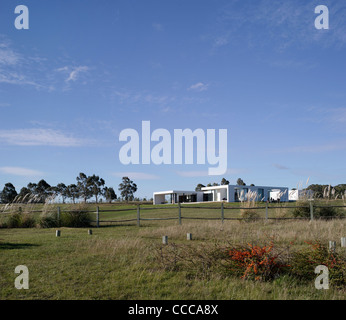 House 10/ Chacra 10, Kallosturin, Villalagos station wagon, Punta del Este, Uruguay, 2011, vista con recinto e paesaggio Foto Stock