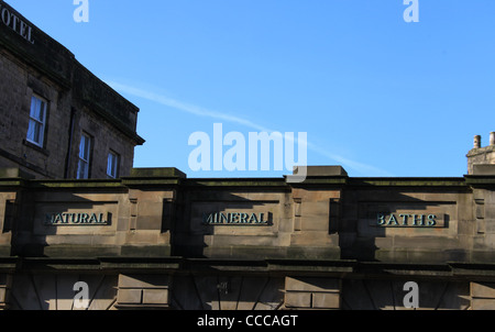 Costruzione di dettaglio del vecchio naturale bagni minerali a Buxton Foto Stock