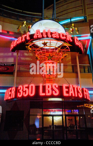 Situato su Fremont Street a Las Vegas in Nevada, l'attacco di cuore Grill è specializzato in malsana ad alto tenore di grassi e ad alto contenuto calorico del cibo. Foto Stock