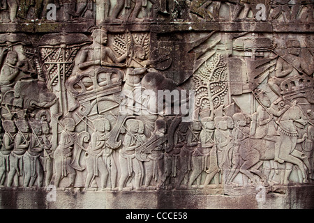 Arte decorazioni e bassorilievi, tempio Bayon, Angkor Thom, area di Angkor, Siem Reap, Cambogia, Asia Foto Stock