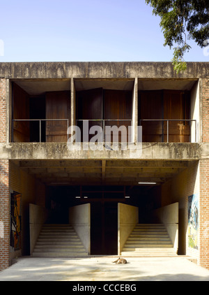 Il cept università scuola di architettura-vista esterna di ingresso Foto Stock