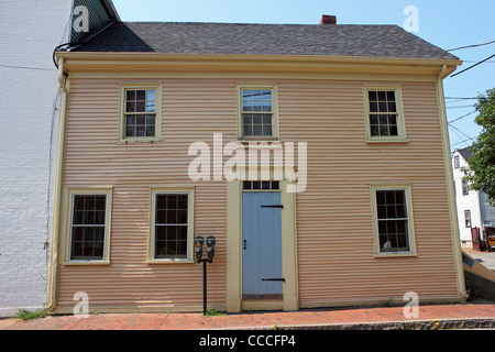 Una vecchia casa gialla a Portsmouth, New Hampshire Foto Stock