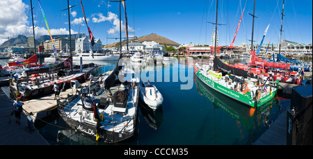 Volvo Ocean race equipaggi al V & A Waterfront e preparare per la seconda gamba da Città del Capo Sud Africa ad Abu Dhabi Foto Stock