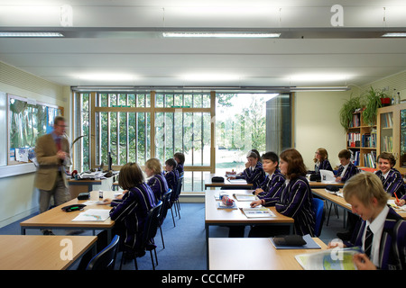 Kimbolton scuola: Regina katherine edificio rmjm huntingdon Cambridgeshire Regno Unito 2009 interior shot che mostra maestro gli studenti in Foto Stock