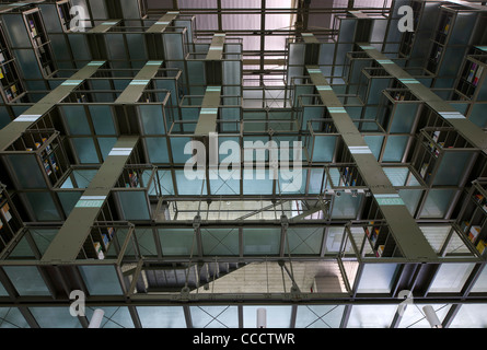 Città del Messico''S recentemente riaperto Biblioteca Vasconcelos è un esempio eccezionale di un contemporaneo Digital-Age Libreria, non per Foto Stock