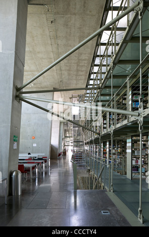 Città del Messico''S recentemente riaperto Biblioteca Vasconcelos è un esempio eccezionale di un contemporaneo Digital-Age Libreria, non per Foto Stock