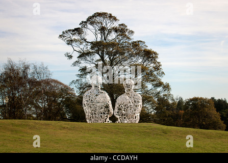 Jaume da Plensa a scultura "Twins I e II " nello Yorkshire Sculpture Park Foto Stock