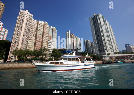 Grande barca a noleggio nel porto di Aberdeen hong kong RAS di Hong kong cina asia Foto Stock