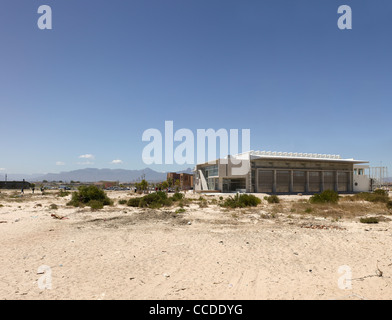 Khayelitsha thusong service center makeka design lab Città del Capo Sud africa vista generale in wasteland Foto Stock