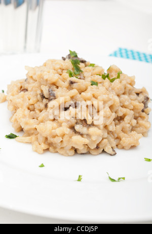 Tipiche italiane Risotto con funghi - Risotto con funghi Foto Stock