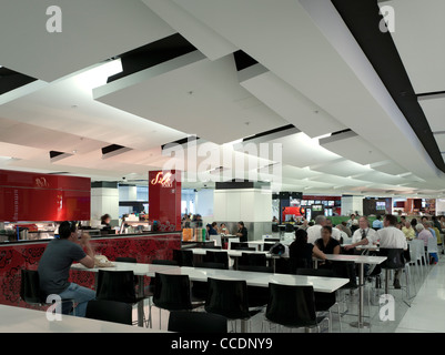 Sydney Airport Terminal 1 partenze, Woodhead Architettura interni di pianificazione, Sydney, 2010, zona pranzo Foto Stock