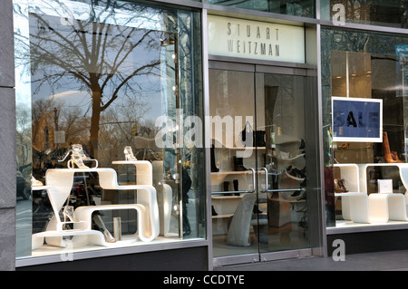 Stuart Weitzman designer di scarpe e borse store, New York, Stati Uniti d'America Foto Stock