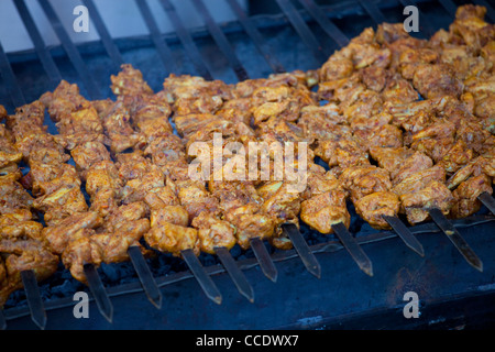 Spiedini di pollo, Islamabad, Pakistan Foto Stock