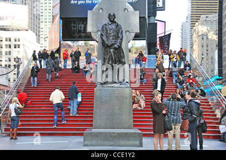 Padre Duffy statua da Charles Keck, Times Square, New York, Stati Uniti d'America Foto Stock