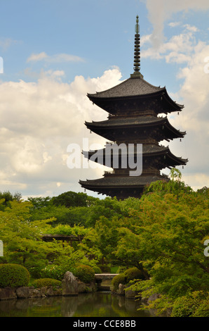 Toji Pagoda di Kyoto, Giappone. Foto Stock