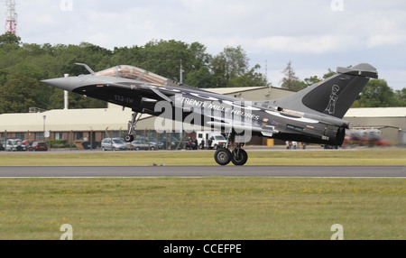 Dassault Rafale francese jet da combattimento in atterraggio a RIAT 2011 Foto Stock