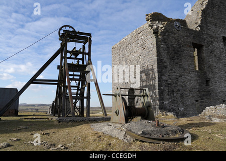 La miniera di piombo Magpie in disuso vicino a Sheldon nel Derbyshire, Inghilterra, ha conservato il patrimonio minerario del parco nazionale del distretto di Peak, edificio industriale abbandonato Foto Stock