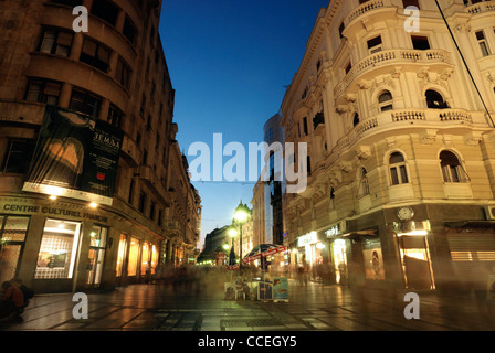 Via Knez Mihailova Street in serata, Belgrado, Serbia Foto Stock