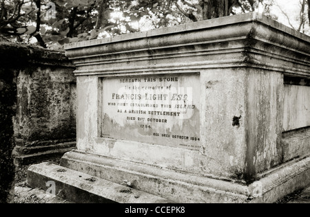 Tomba del Capitano Francesco luce nel Cimitero Protestante di George Town in Penang Island in Malesia in Estremo Oriente Asia sud-orientale. Coloniale Britannica Foto Stock