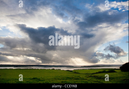 Vista sul Moy estuario, nella contea di Sligo, Irlanda. Foto Stock