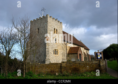 L'esterno di St James chiesa nel villaggio di St James sull'Isola di grano in Kent Foto Stock