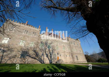 La facciata della Paço dos Duques de Bragança a Guimaraes, Portogallo Foto Stock