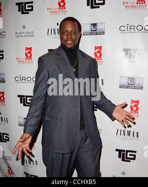 Dicembre 18th, 2010, Philadelphia PA-USA-Record producer e comunità attivista, CHARLIE MACK, presso la gioia al mondo Fest black tie gala tenutosi al Ritz Carlton di Philadelphia. L'evento è stato ospitato da un ospite speciale, "Sean Diddy" i pettini. (Credito Immagine: (c) Ricky Fitchett/ZUMA Premere) Fotografo: Foto Stock